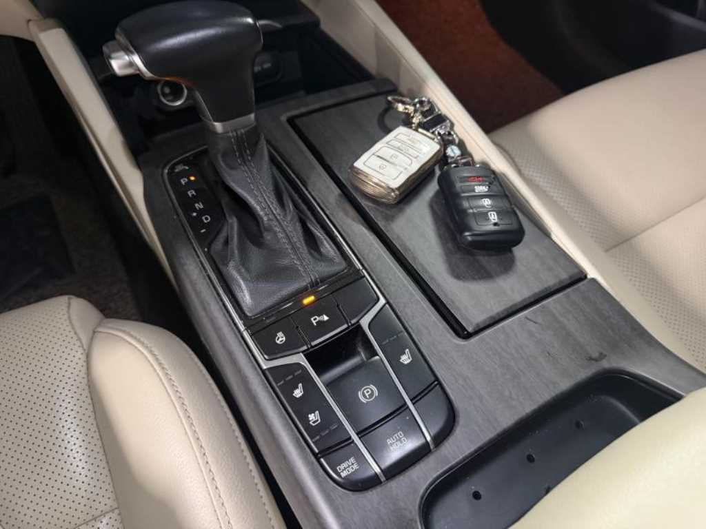 Kia K7 — photo 15