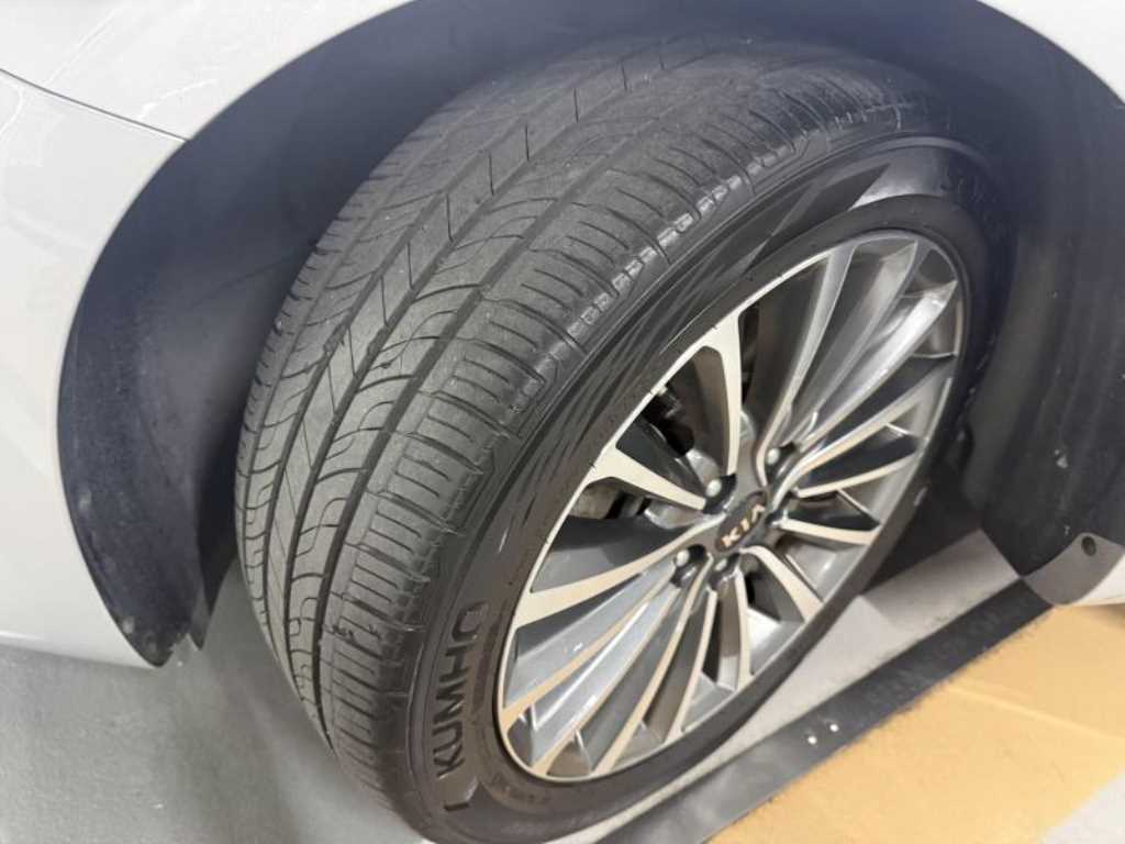 Kia K7 — photo 20