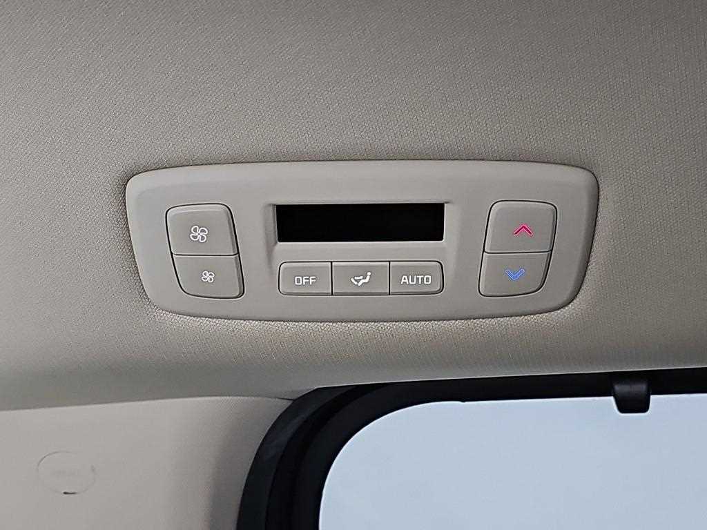 Kia Carnival — photo 12