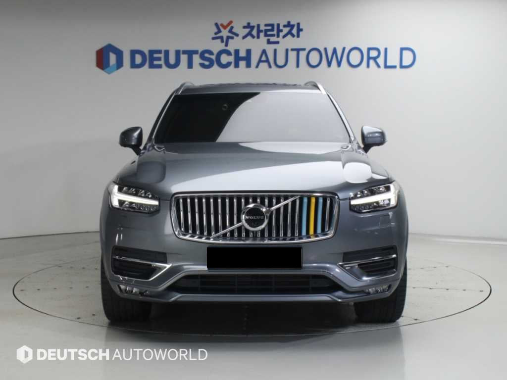 Volvo XC90 — photo 01