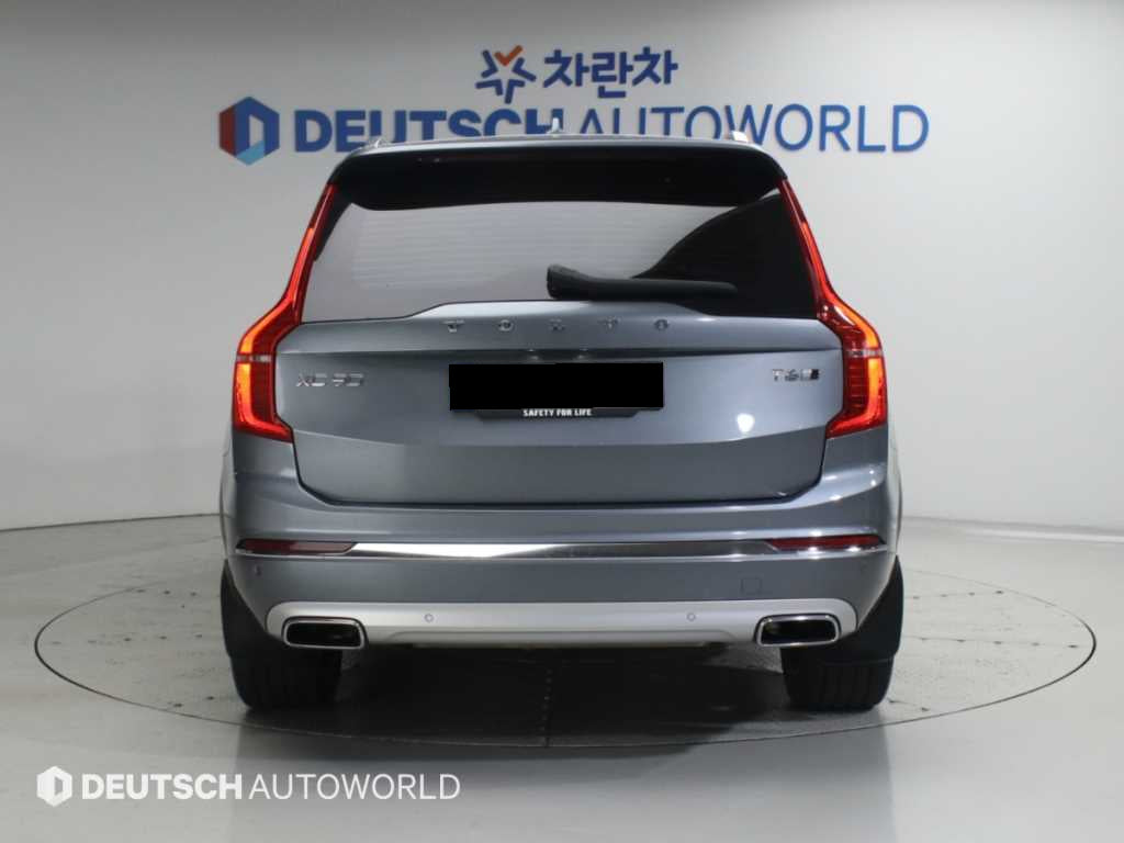 Volvo XC90 — photo 03