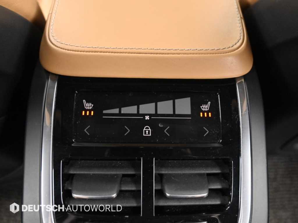 Volvo XC90 — photo 16