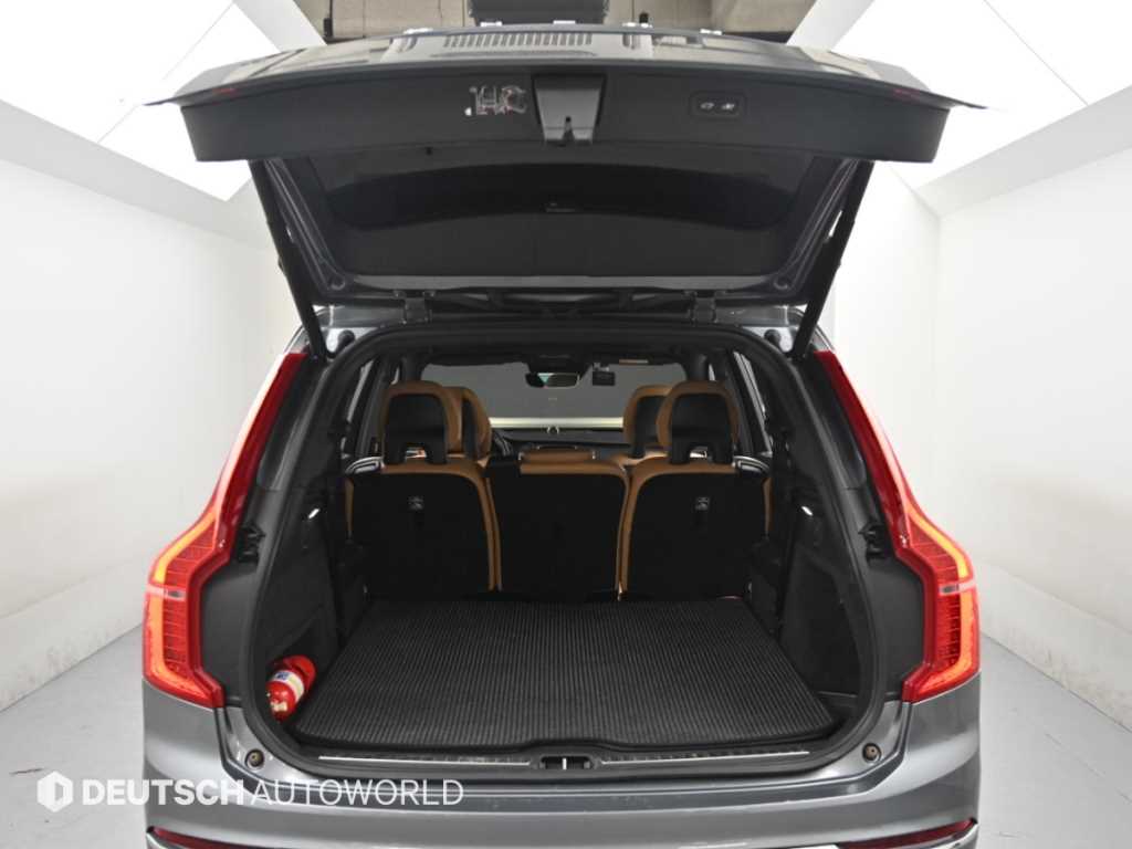 Volvo XC90 — photo 19