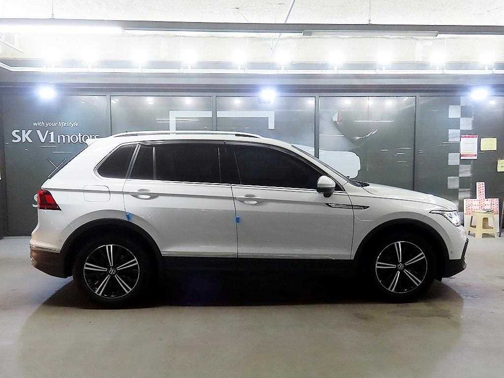 Volkswagen Tiguan — photo 03