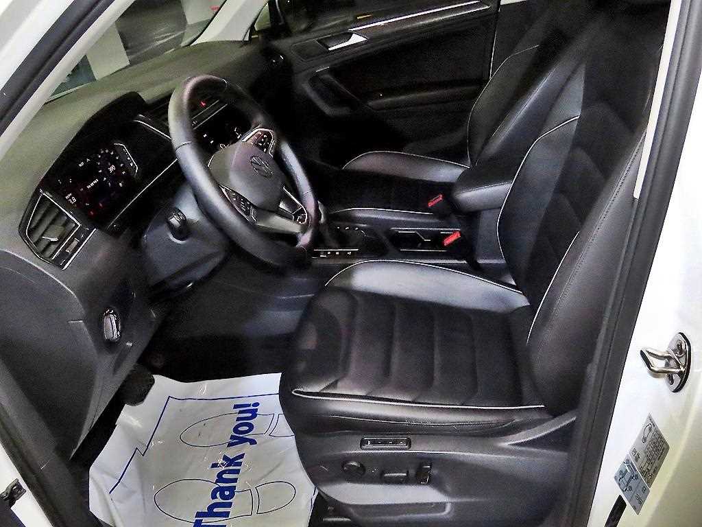 Volkswagen Tiguan — photo 06