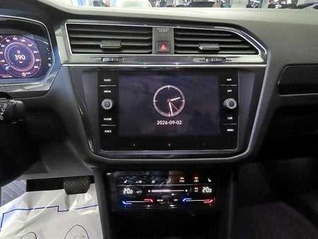 Volkswagen Tiguan — photo 11