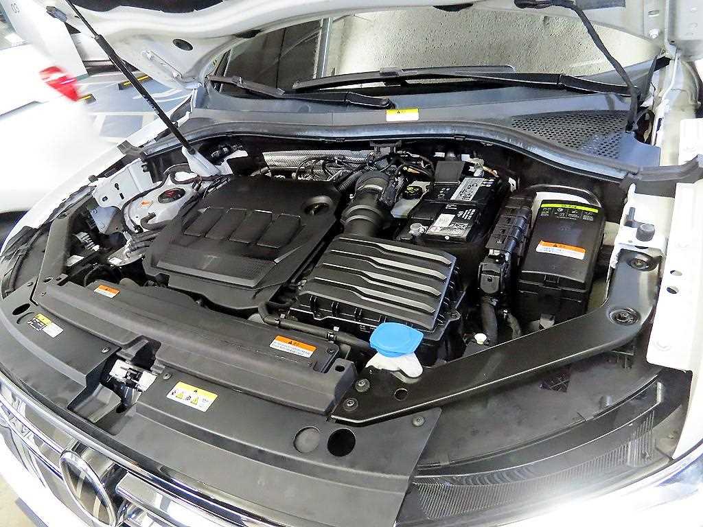 Volkswagen Tiguan — photo 19