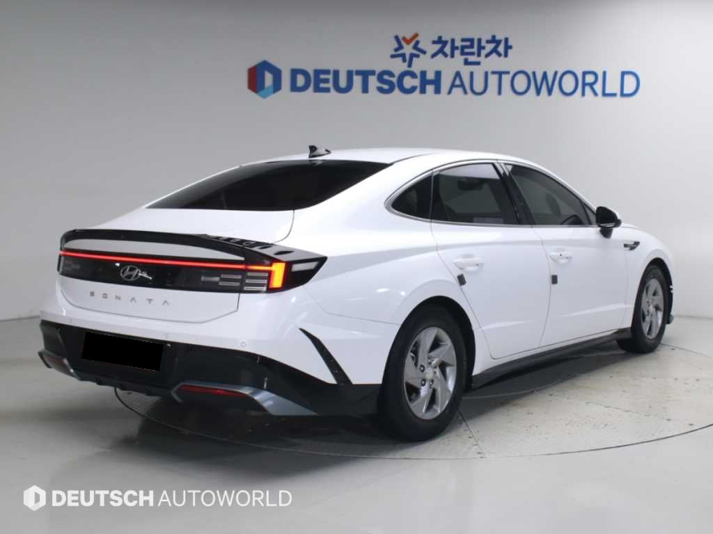 Hyundai Sonata — photo 02