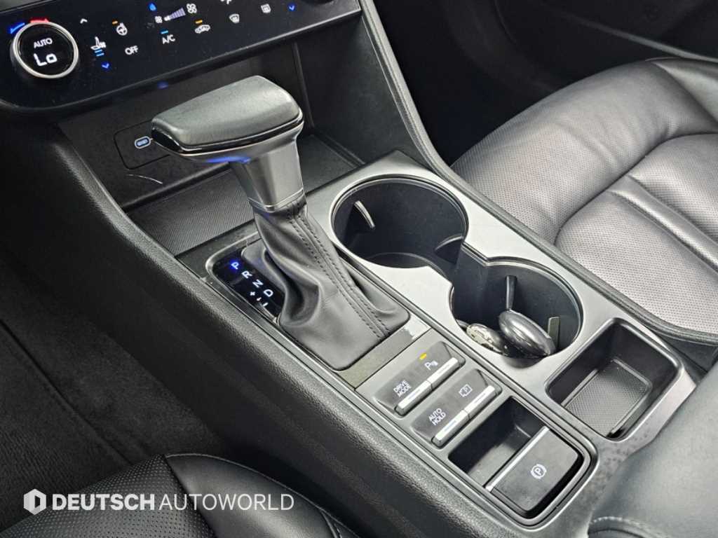 Hyundai Sonata — photo 09
