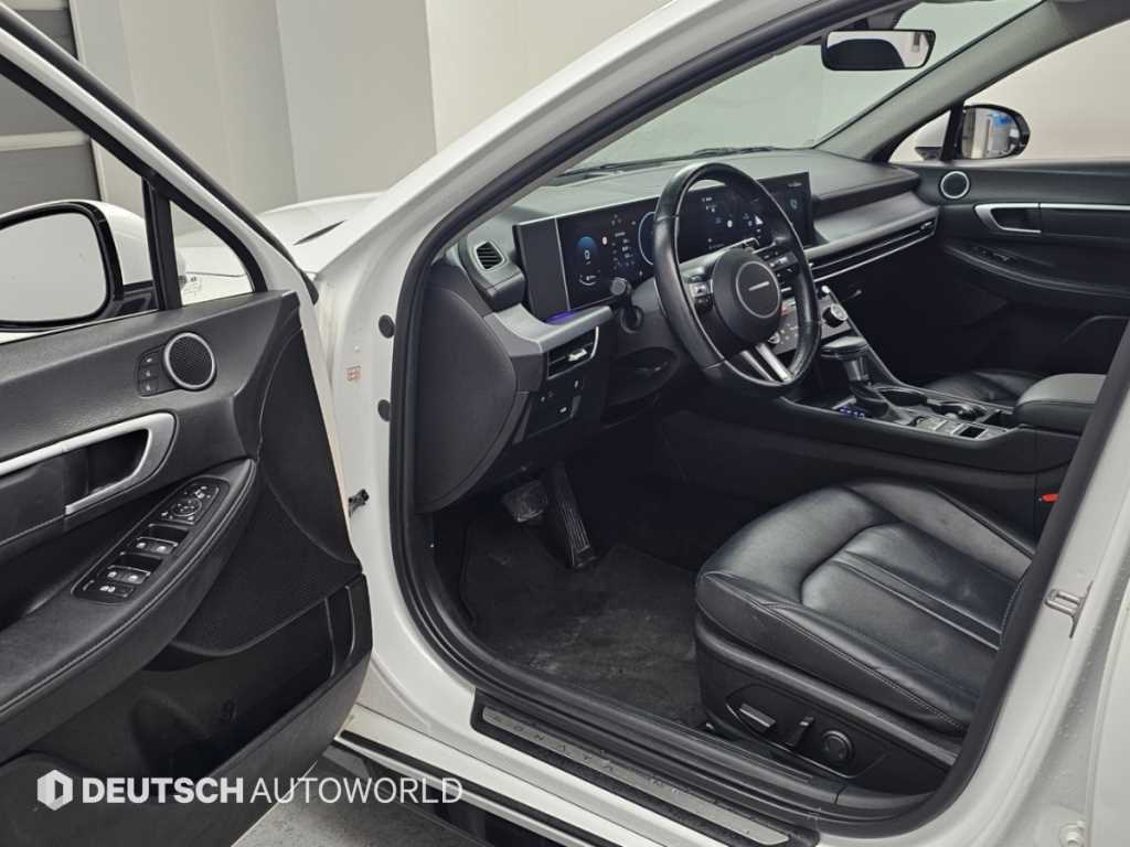 Hyundai Sonata — photo 11