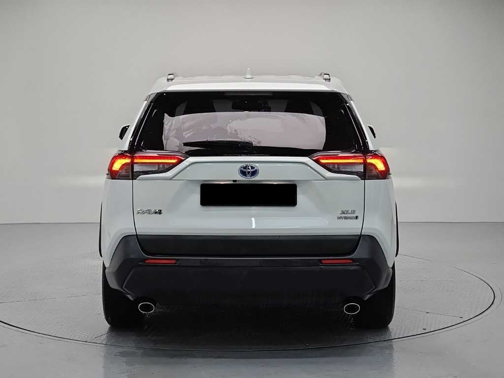 Toyota RAV4 — photo 03