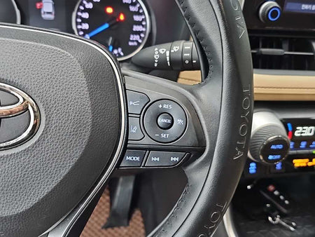 Toyota RAV4 — photo 18