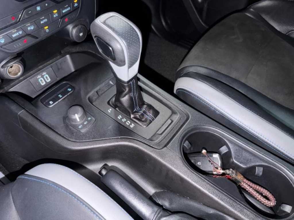 Ford Ranger — photo 12