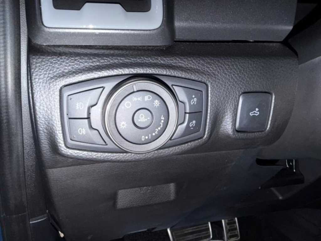 Ford Ranger — photo 14