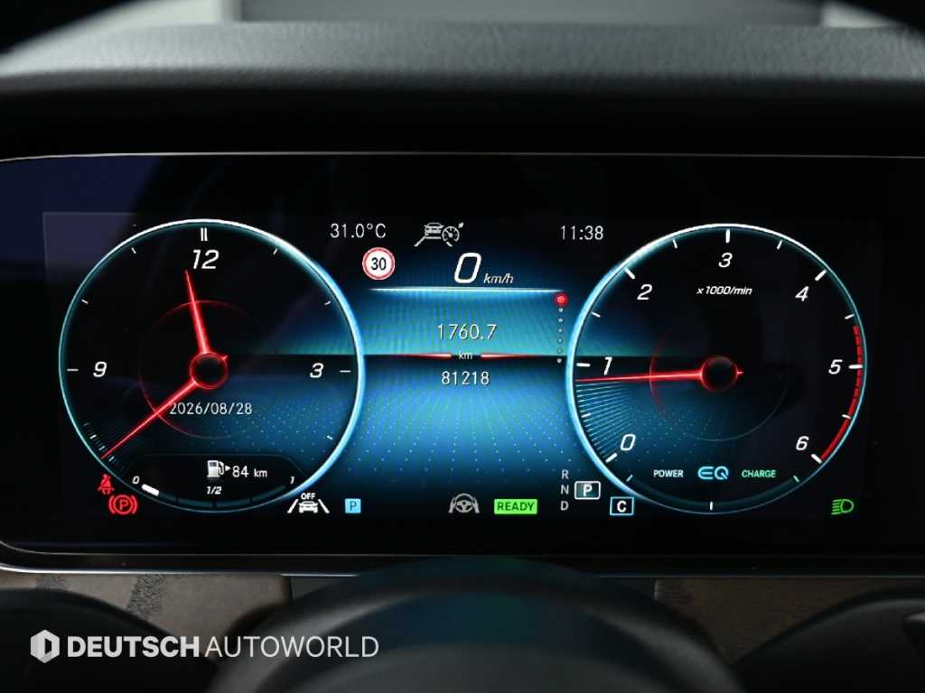 Mercedes-Benz E-Class — photo 09