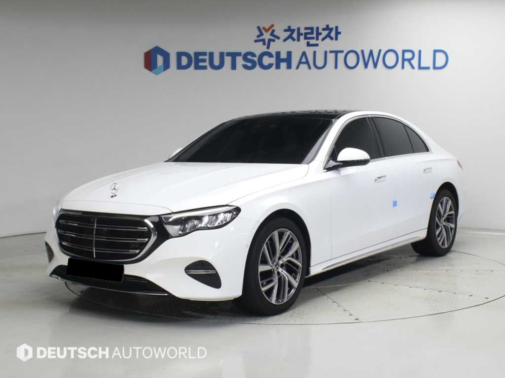 Mercedes-Benz E-Class — photo 01