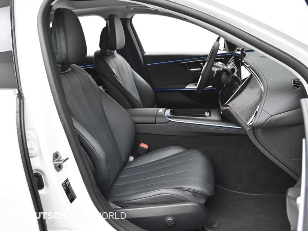 Mercedes-Benz E-Class — photo 10