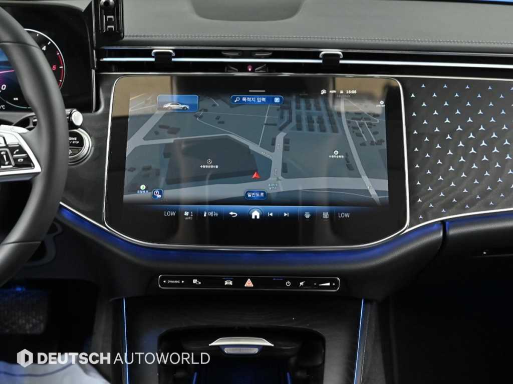 Mercedes-Benz E-Class — photo 14