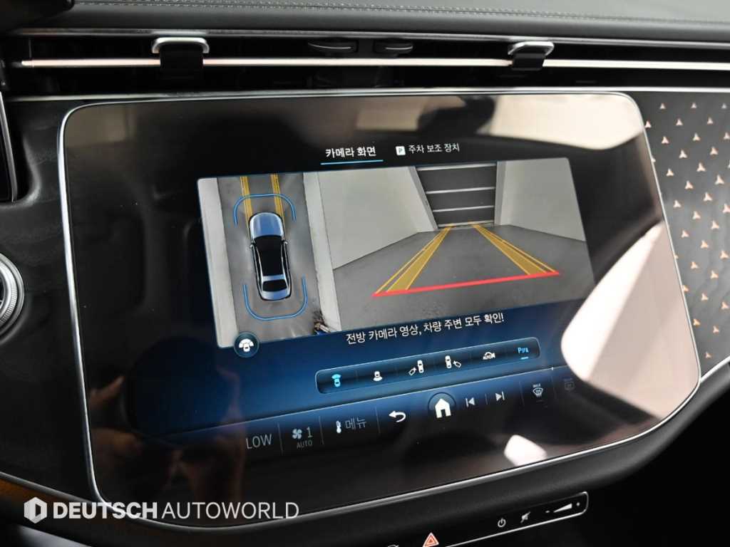 Mercedes-Benz E-Class — photo 15