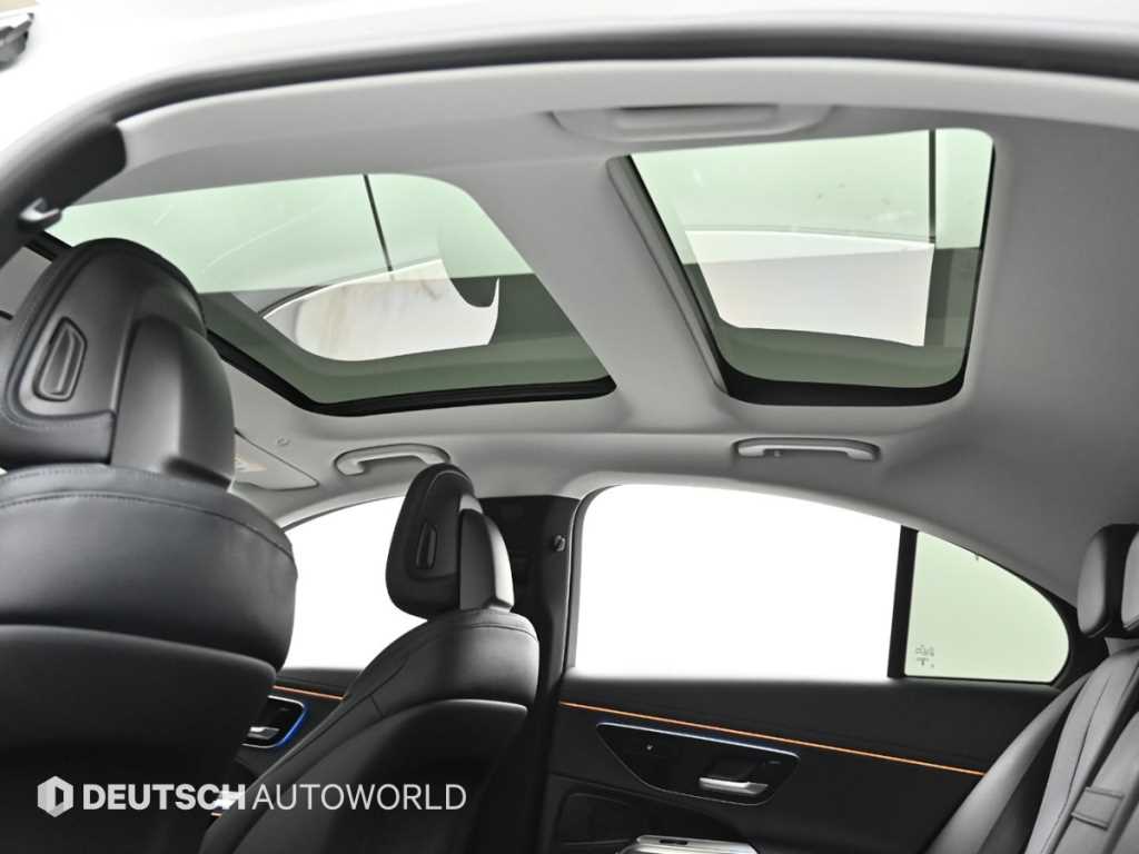 Mercedes-Benz E-Class — photo 18