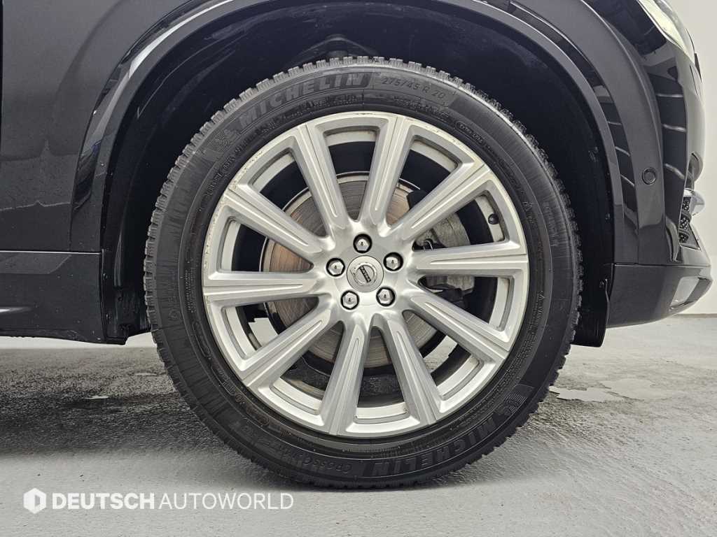 Volvo XC90 — photo 05
