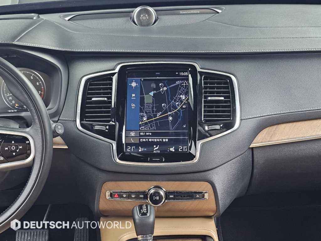 Volvo XC90 — photo 14