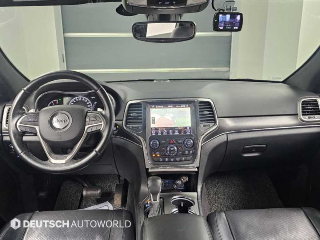 Jeep Cherokee — photo 07