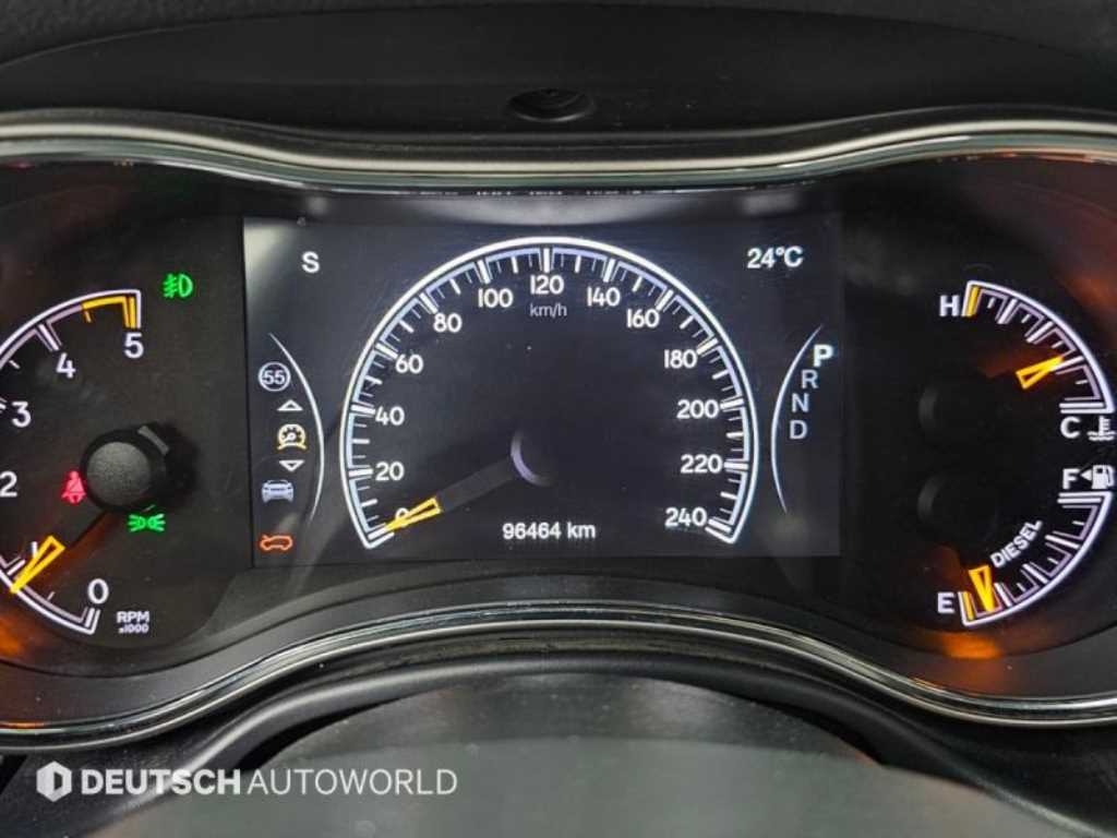 Jeep Cherokee — photo 08
