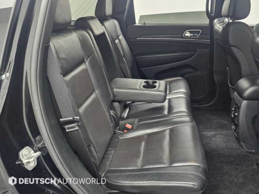 Jeep Cherokee — photo 12