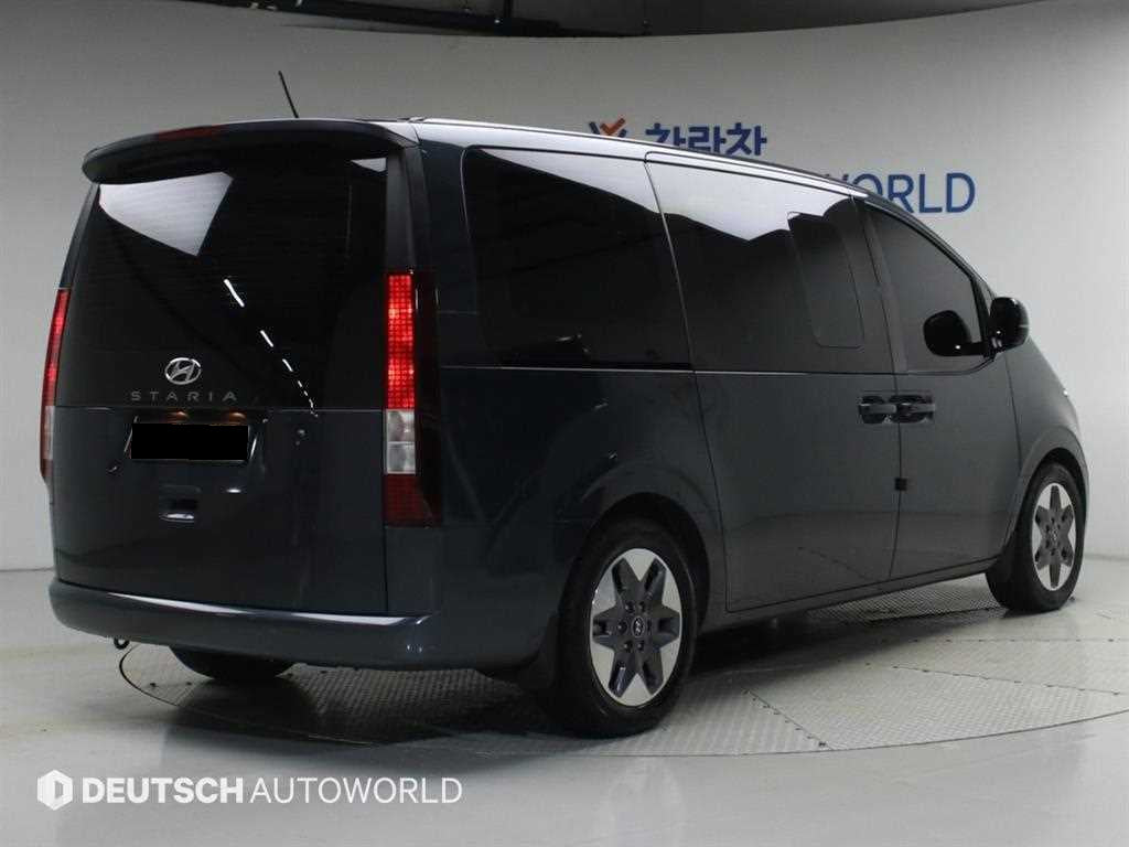 Hyundai Staria — photo 03