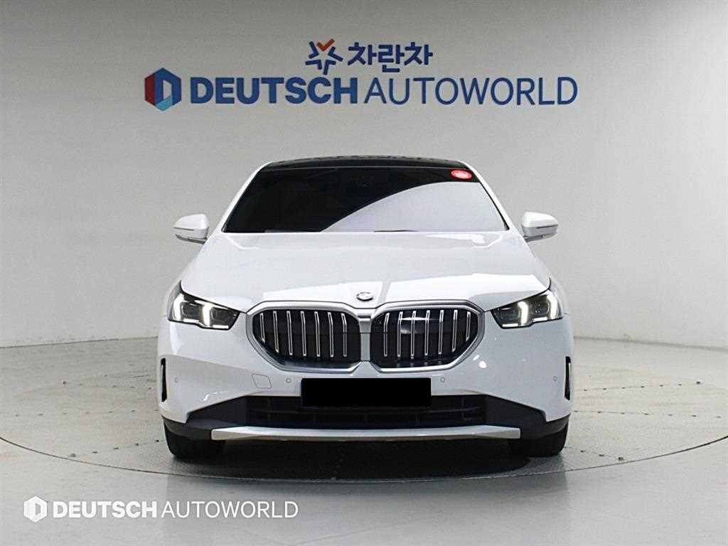 BMW 5-Series — photo 03