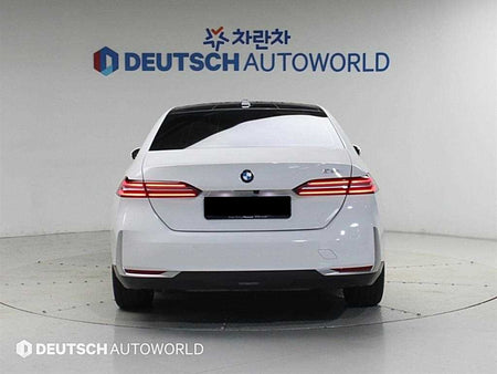 BMW 5-Series — photo 04