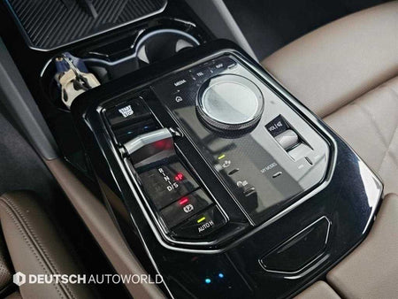 BMW 5-Series — photo 09