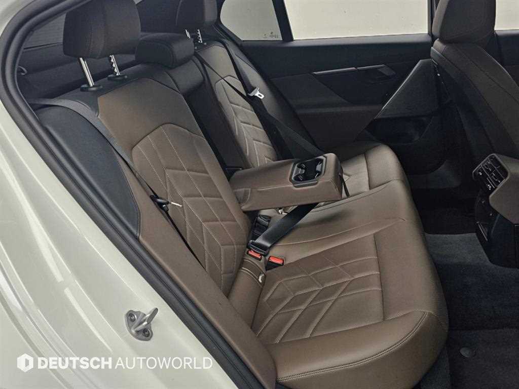BMW 5-Series — photo 12