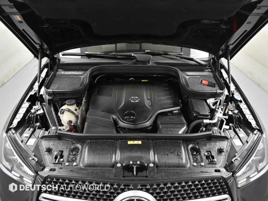 Mercedes-Benz GLE-Class — photo 06