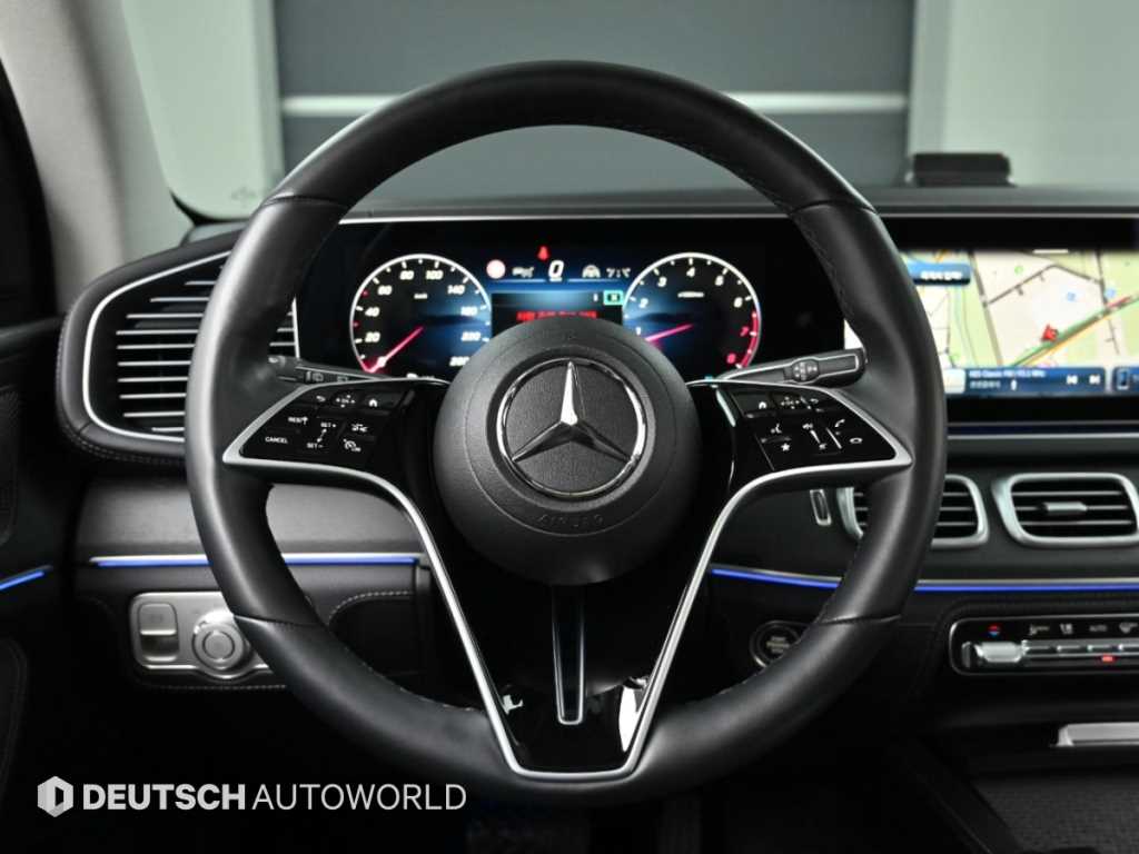 Mercedes-Benz GLE-Class — photo 13