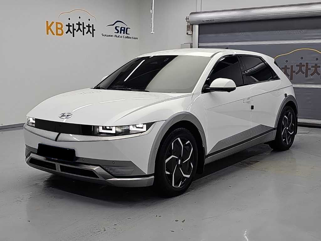 Hyundai Ioniq5 — photo 01