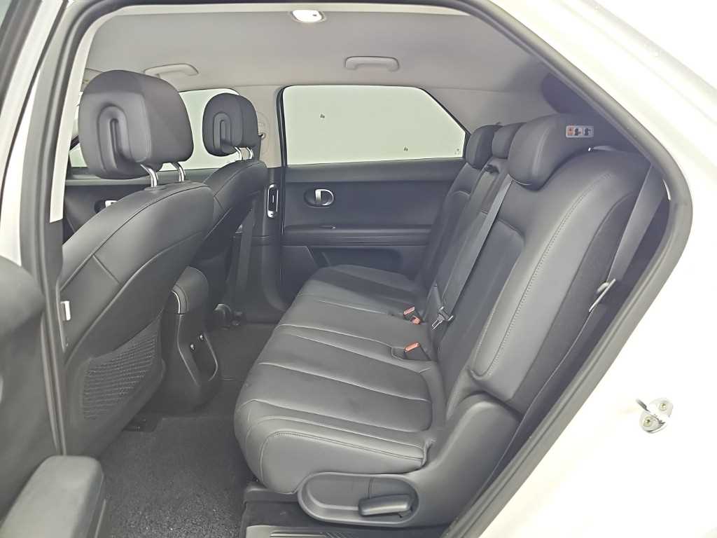 Hyundai Ioniq5 — photo 12