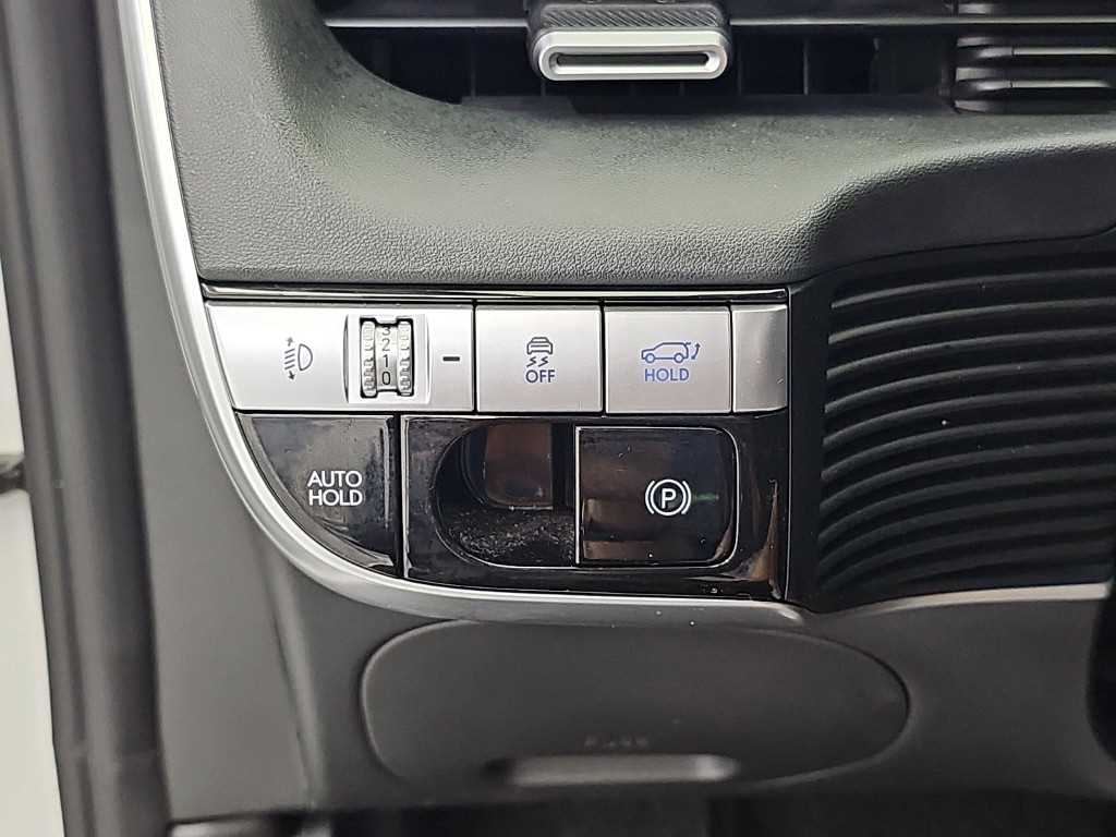 Hyundai Ioniq5 — photo 18