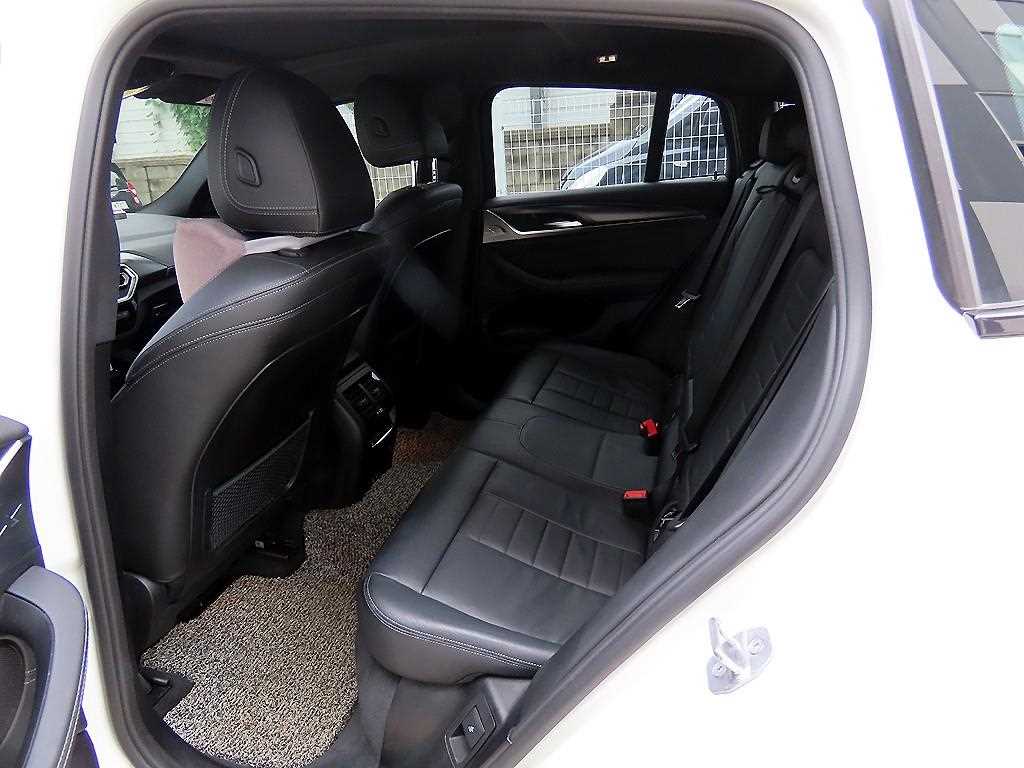 BMW X4 — photo 06