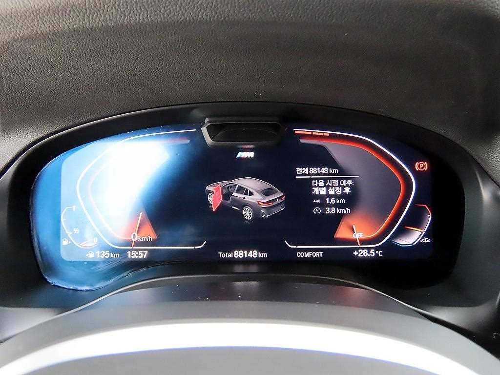 BMW X4 — photo 09