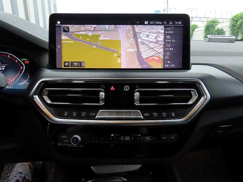 BMW X4 — photo 12