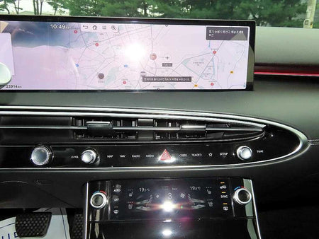 Genesis GV70 — photo 13