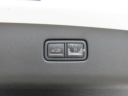 Genesis GV70 — photo 16