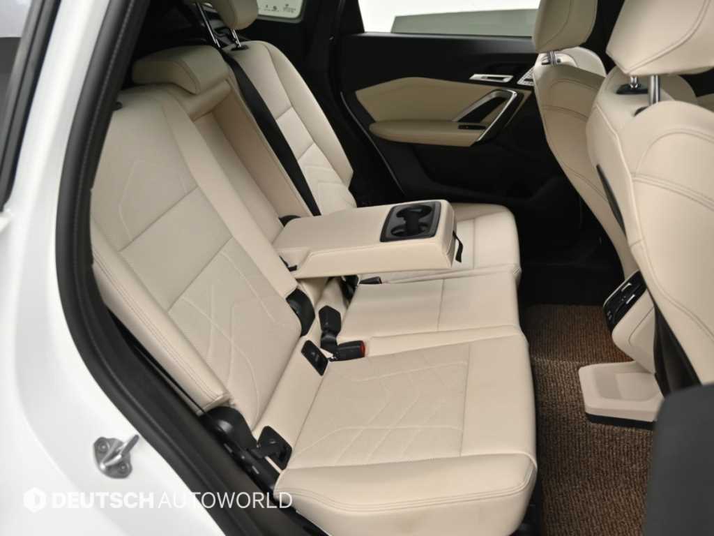 BMW X1 — photo 12