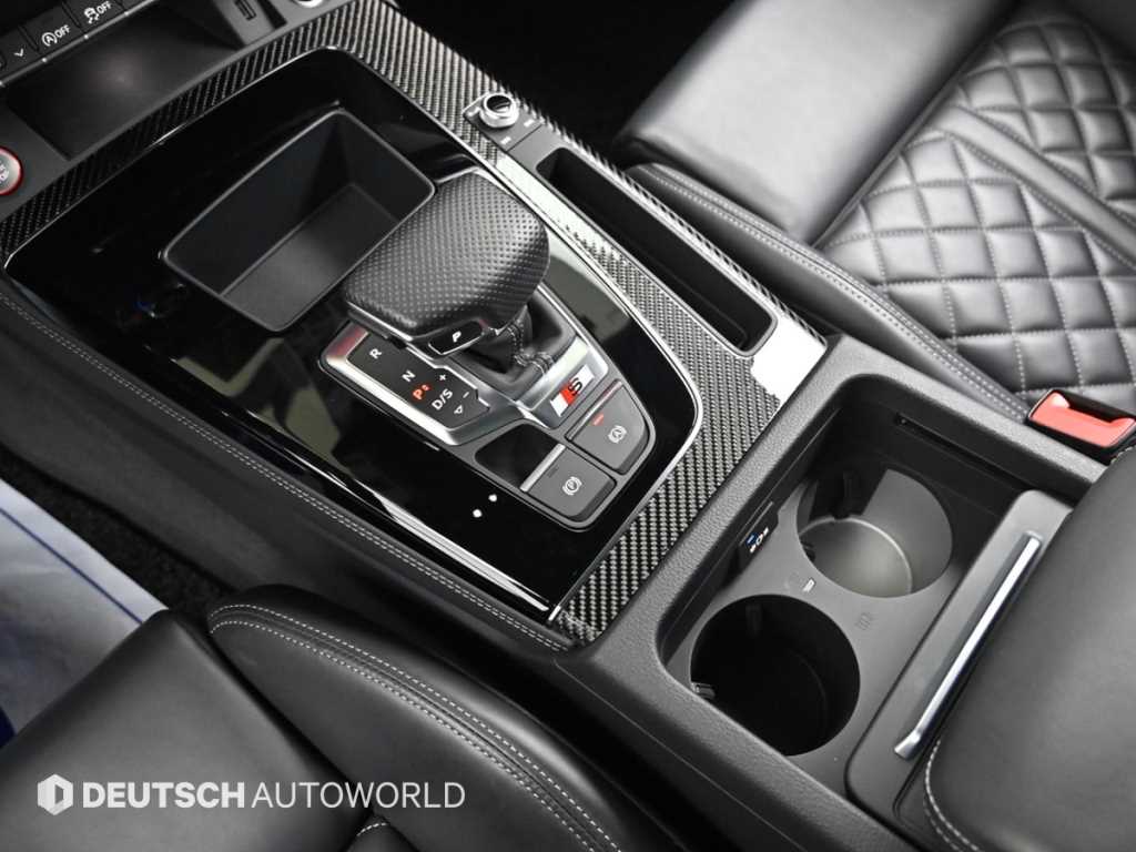 Audi SQ5 — photo 09