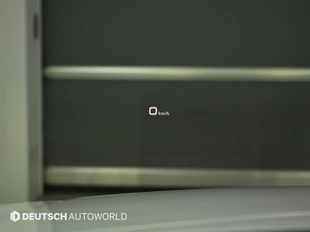 Audi SQ5 — photo 17