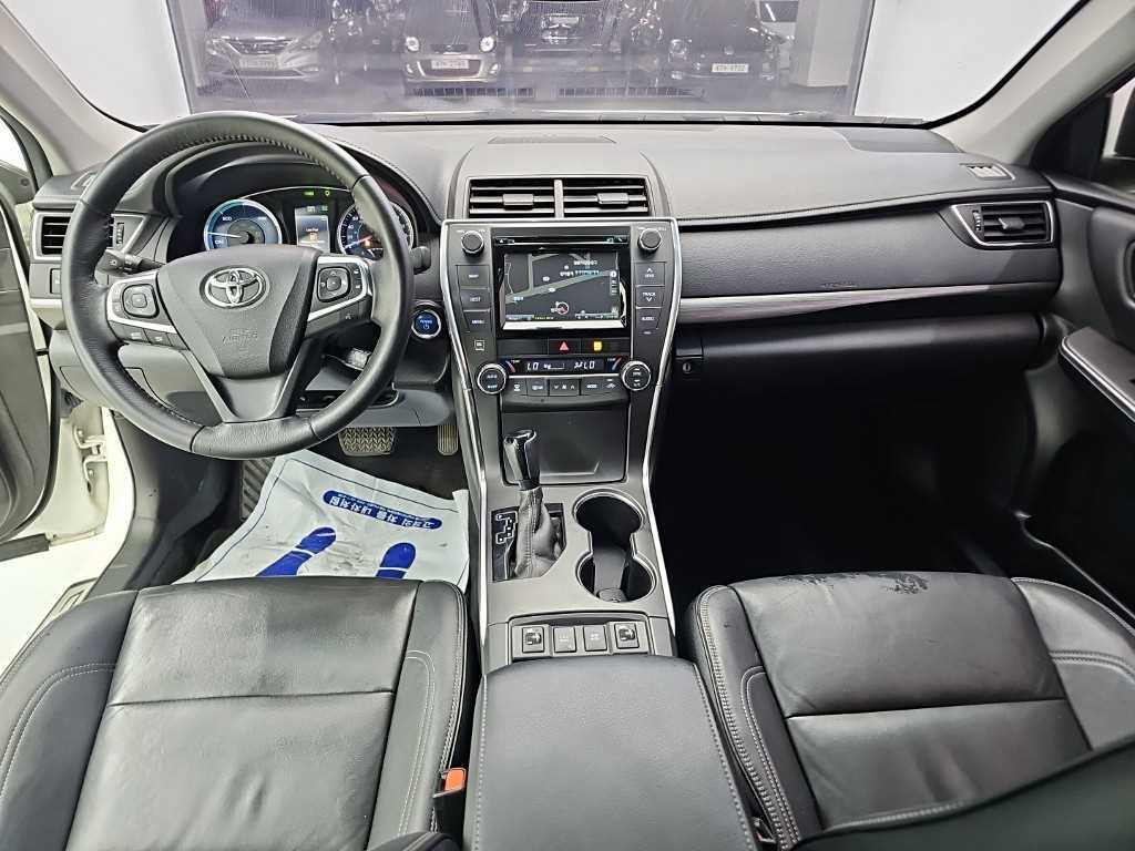 Toyota Camry — photo 07