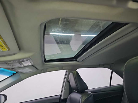 Toyota Camry — photo 14