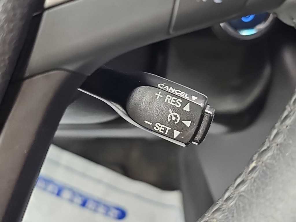 Toyota Camry — photo 18